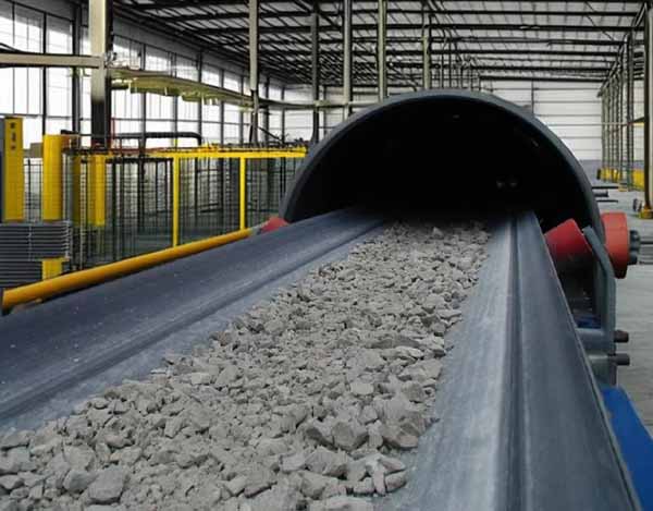 Heavy-duty rubber industrial conveyor belts