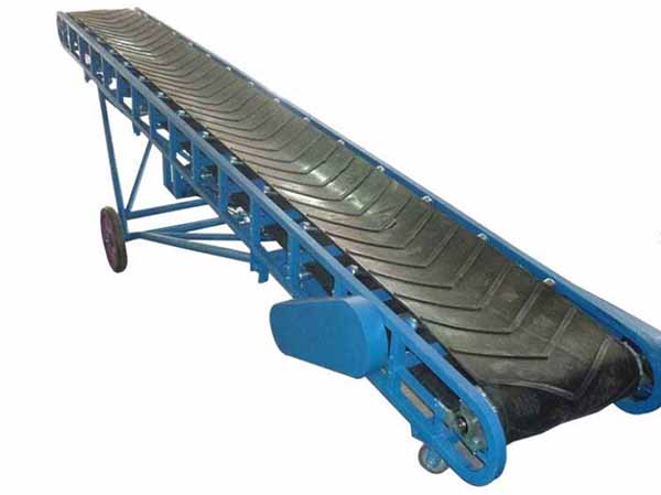Iron ore belt conveyor