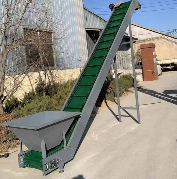 Steep Incline Conveyor System
