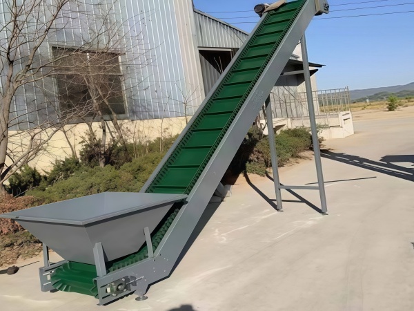 Steep Incline Conveyor System