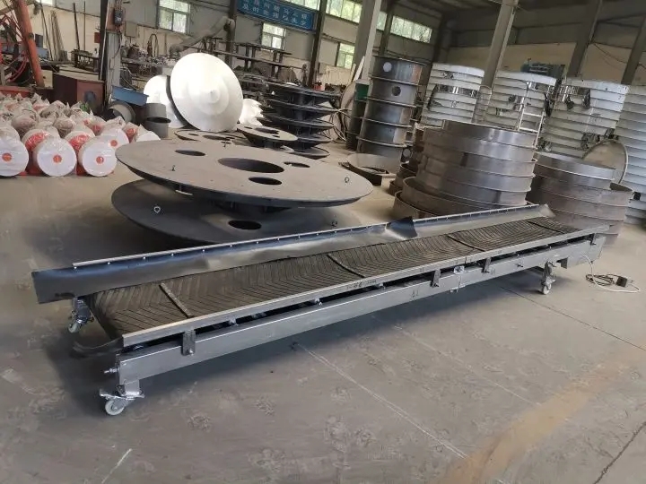 Horizontal Belt Conveyor - Loading and Unloading Automatic Conveyor