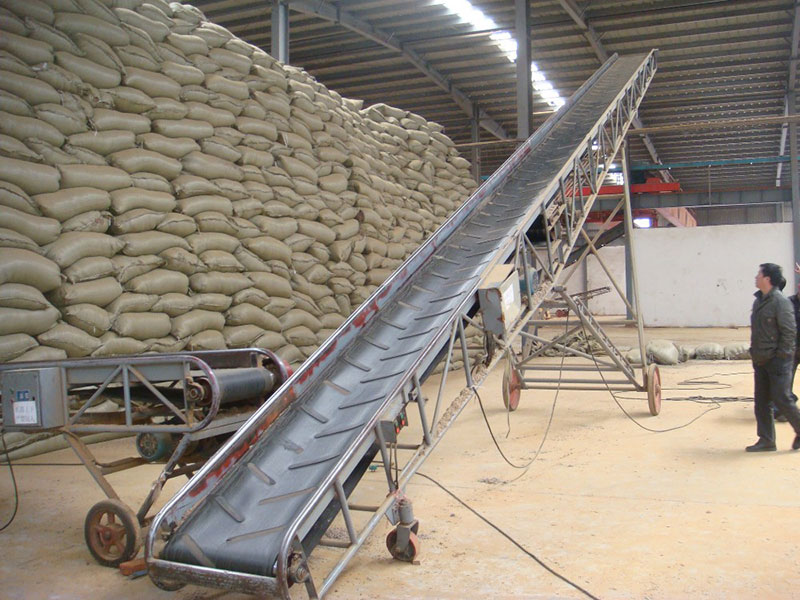 Practical application of mobile belt conveyor and its advantages in application