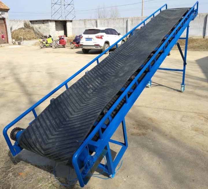 Chevron industrial conveyor belts