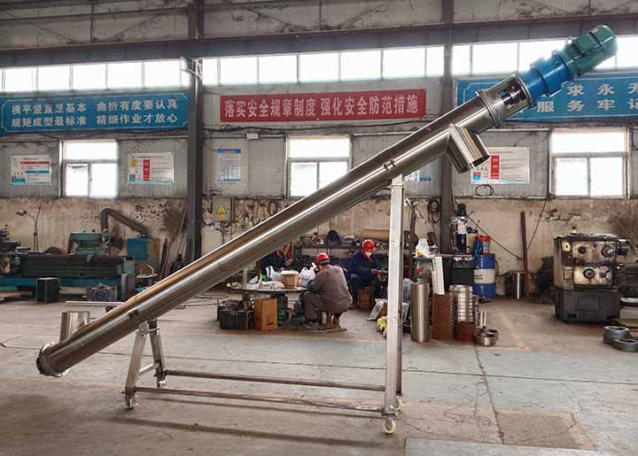 Sulphur powder screw conveyor manufacturing factory workshop