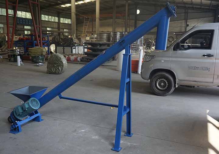 Inclined tubular screw conveyor